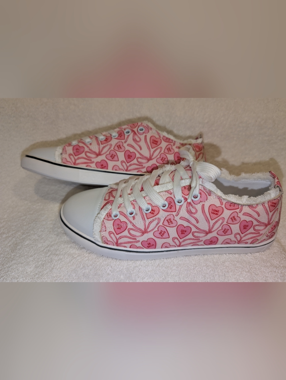 Unbranded Pink/Red/White Hearts Sneakers Women's Size 8 BRAND NEW